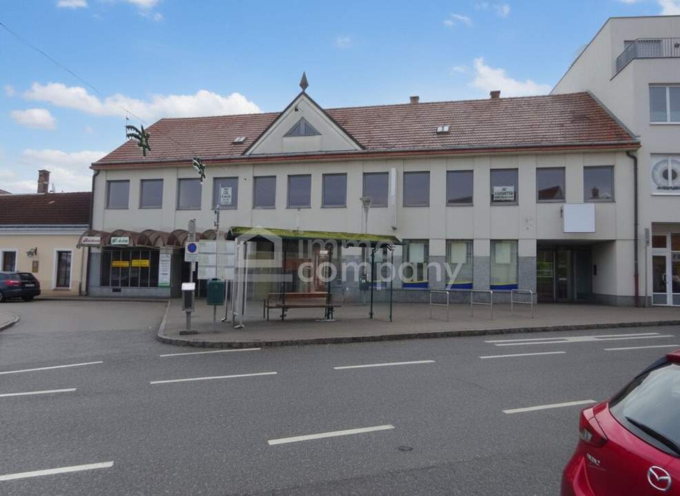 Geschäftsfläche in begehrter Lage in Hollabrunn für Ärztezentrum, Gastro, Friseure, Bank, Blumenladen,...