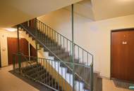 Sanierungsbedürftige Eigentumswohnung mit großzügiger Terrasse