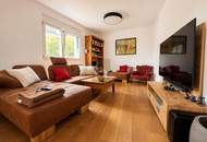 HELLE LOGGIA MIT VIEL SONNE UND PRIVATSPHÄRE, ZENTRAL GELEGEN