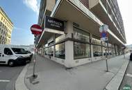 Hochwertige Retailfläche auf zwei Ebenen mit großzügigen Auslagen und hoher Sichtbarkeit