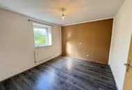 Projekt für Handwerker! Wohnhaus mit Garage, Stall & viel Potenzial