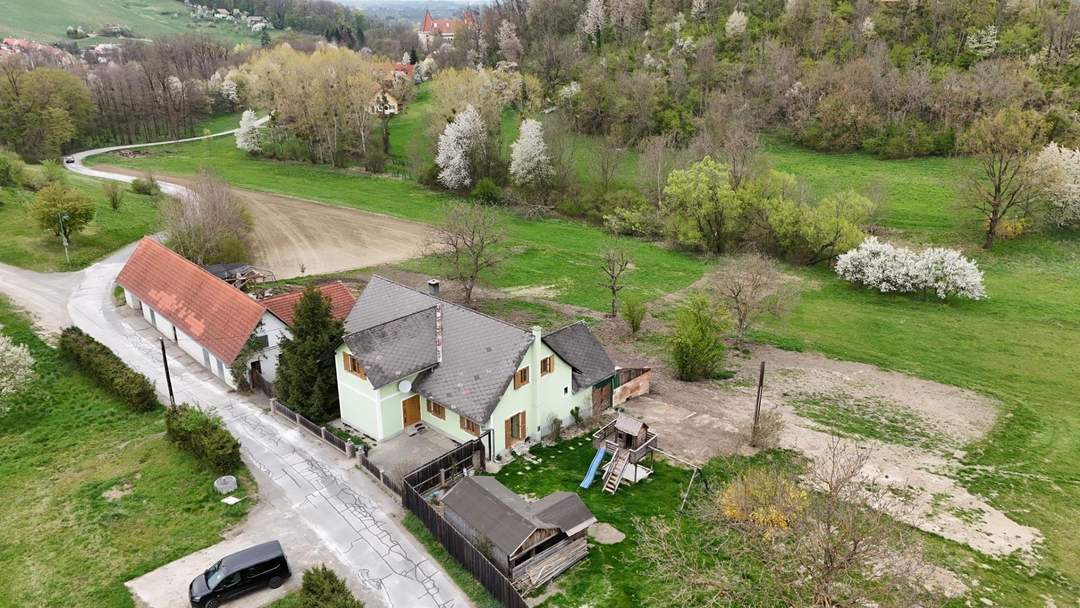Charmante Landwirtschaft mit Wohnhaus &amp; Nebengebäuden nahe der Südsteirischen Weinstraße