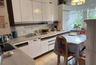 Unterkellertes Einfamilienhaus mit Garage und Obstbaumbestand