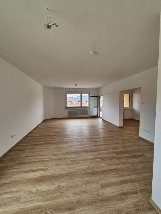 Sanierte, unbefristete Mietwohnung mit Loggia im Zentrum von Neunkirchen!