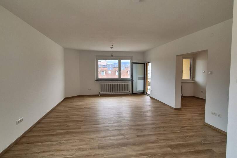 Sanierte, unbefristete Mietwohnung mit Loggia im Zentrum von Neunkirchen!, Wohnung-miete, 1.200,00,€, 2620 Neunkirchen