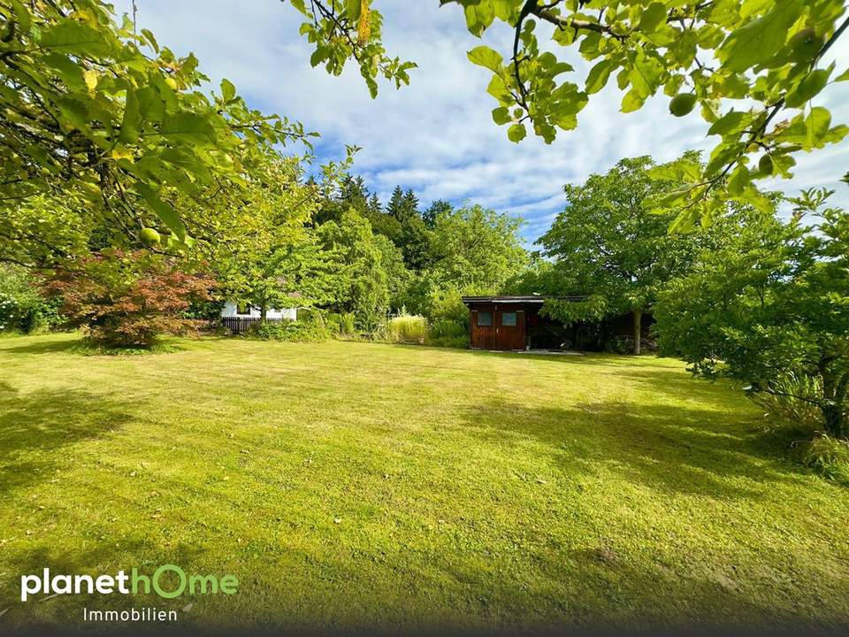 Familien-Baugrundstück mit kleinem Bestandsobjekt in Ostermiething