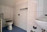 Helle 4-Zimmer-Dachgeschosswohnung mit Terrasse &amp; TG-Platz