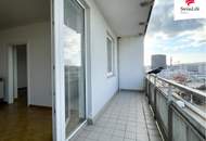 Sanierungsbedürftige 2-Zimmer-Wohnung | Loggia ca. 12m² | 5. Liftstock