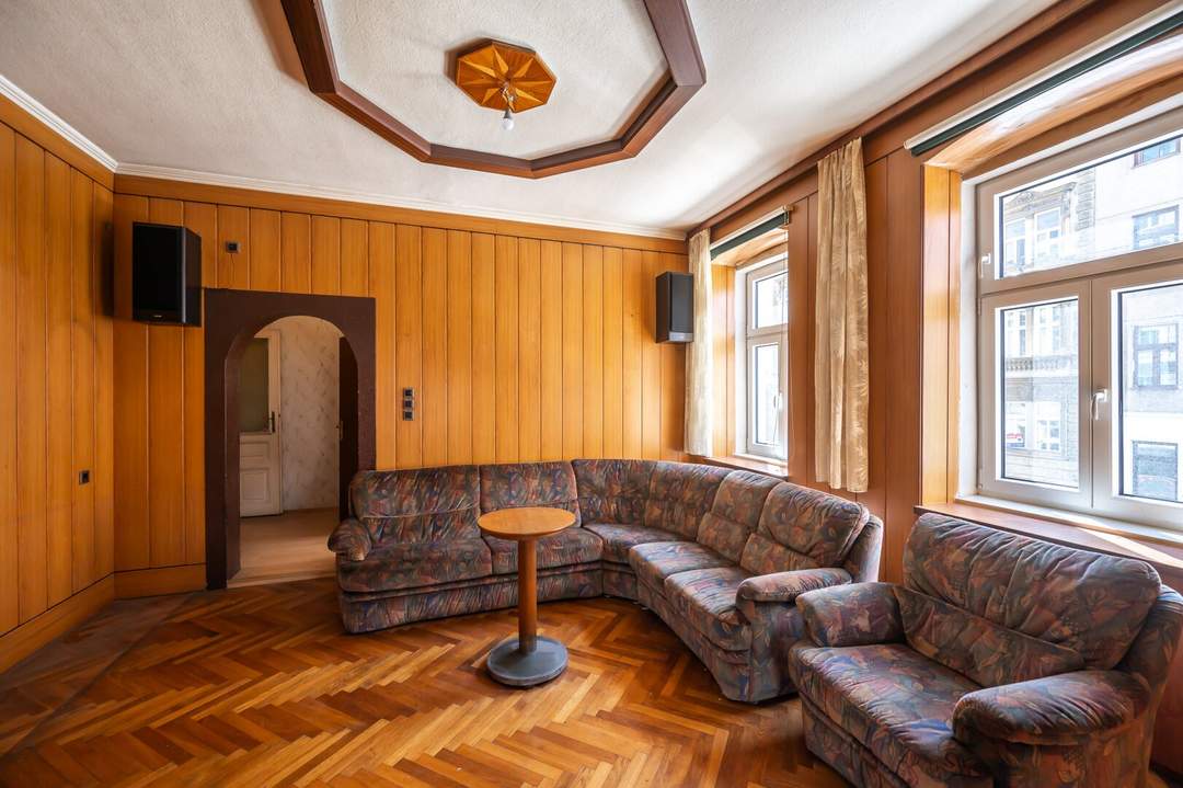++NEU++ 4-Zimmer Altbau-Wohnung (sanierungsbedürftig) in tolle Lage viel Potenzial!