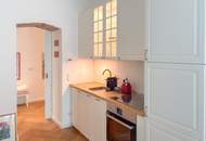 Gepflegte Altbauwohnung mit 2 Zimmern in zentraler Lage