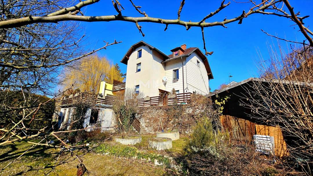 Neuer Preis! Traumaussicht garantiert: Großzügiges Ein-/Zweifamilienhaus mit vielen Möglichkeiten