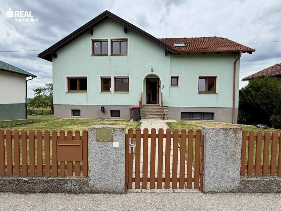 Einfamilienhaus mit Entwicklungspotenzial und attraktivem Weitblick