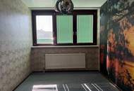 Toll geschnittene 3,5 Zimmer Wohnung + Loggia / TOP-Verkehrsanbindung / sanierungsbedürftig