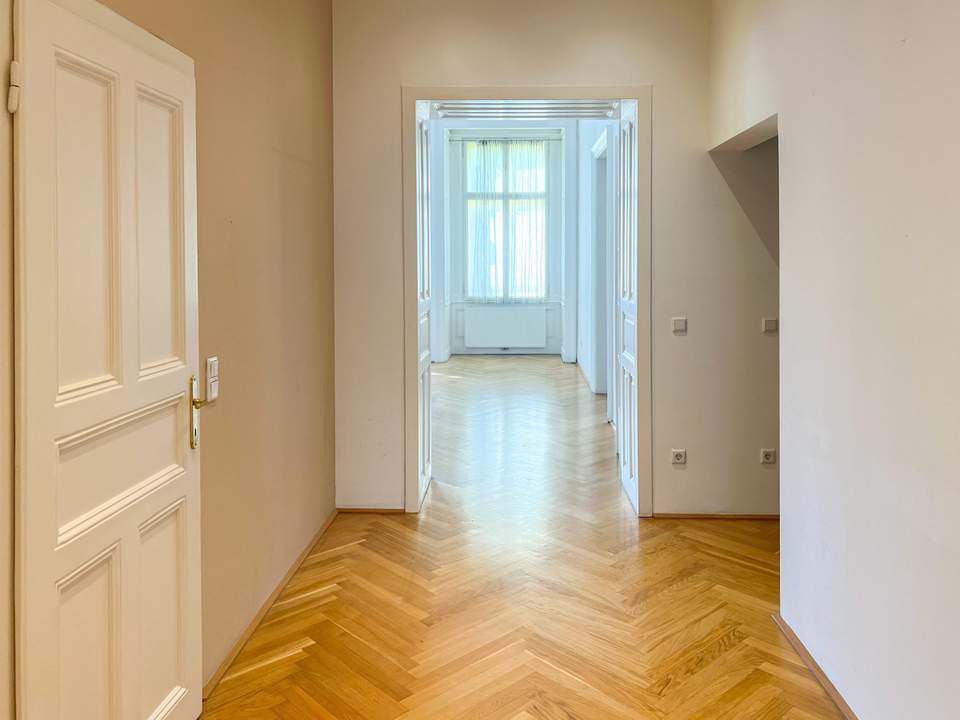 Elegantes Altbau-Ambiente – 4-Zimmer-Wohnung beim Naschmarkt