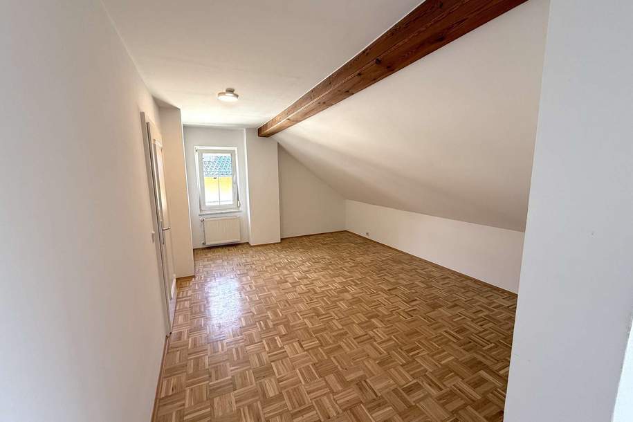 Wunderschöne 4-Zimmer-Wohnung in Villach zur Miete !, Wohnung-miete, 990,00,€, 9500 Villach(Stadt)