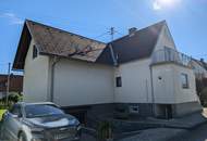 Einfamilienhaus in ruhiger Siedlungslage mit Carport und Garage