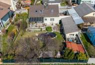 Einfamilienhaus mit großem Garten, sehr guter öffentlicher Anbindung und ausgezeichneter Infrastruktur in der Nähe des Badesees.