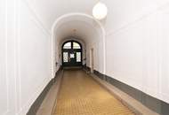 Altbaucharme trifft modernen Komfort – Stilvolle 2-Zimmer-Wohnung mit Blick ins Grüne