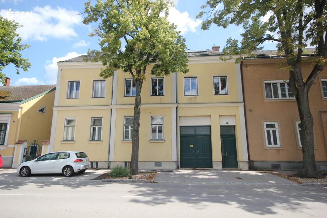 2120 Wolkersdorf, ehemaliges kleines Zinshaus auf Bauträgergrundstück mit Garage