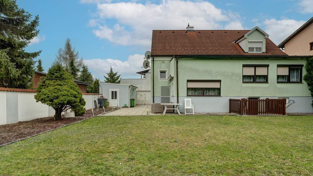 SEHENSWERT ! Ein oder Mehrfamilienhaus in absoluter Ruhelage ! Sehr gepflegt !