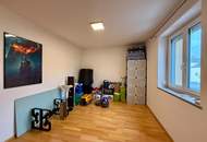 EINZIEHEN &amp; WOHLFÜHLEN - Helle 3-Zimmer-Wohnung mit Terrasse und Parkplatz