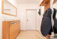Zentral gelegene 3-Zimmer-Wohnung mit Loggia, Garage und optionalem Gartenanteil in Altenberg zu verkaufen!