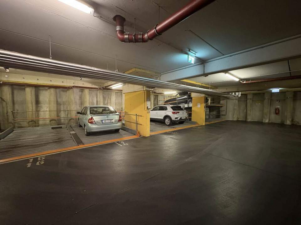 ZU VERKAUFEN: Tiefgaragenstellplatz im 16. Bezirk - Stapelparkplatz