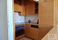 Sehr zentrale Stadtwohnung mit Potenzial – 2 Zimmer, Loggia, Lift und Parkfläche in Salzburg-Lehen.