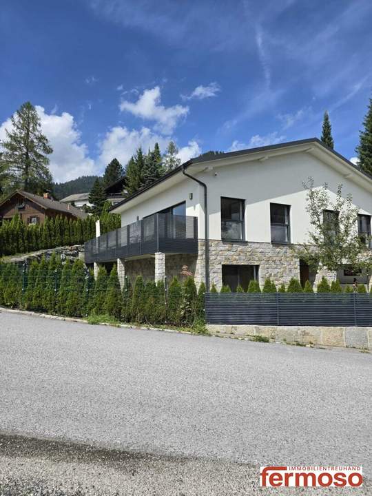 Luxusvilla in idyllischer Steiermark am Semmering: 235m² Wohnfläche, Top Ausstattung, Garten, Terrasse, Garage, Sauna - für 1.089.000,00 € mit Bergblick