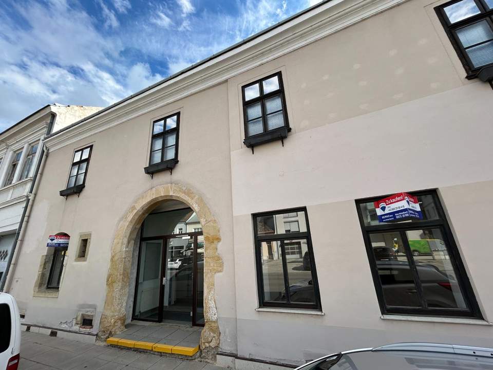 Repräsentatives Geschäftslokal am Hauptplatz von Laa an der Thaya – hell, großzügig &amp; vielseitig nutzbar