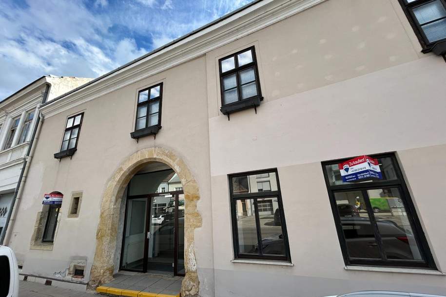 Repräsentatives Geschäftslokal am Hauptplatz von Laa an der Thaya – hell, großzügig &amp; vielseitig nutzbar, Gewerbeobjekt-miete, 1.151,11,€, 2136 Mistelbach