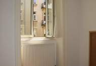 SCHÖNE RENOVIERTE ALTBAUWOHNUNG