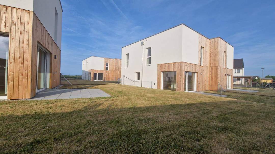 Bezugsfertig I Doppelhaushälfte I ca. 100m² Garten I Stellplätze vor der Tür I Luftwärmepumpe