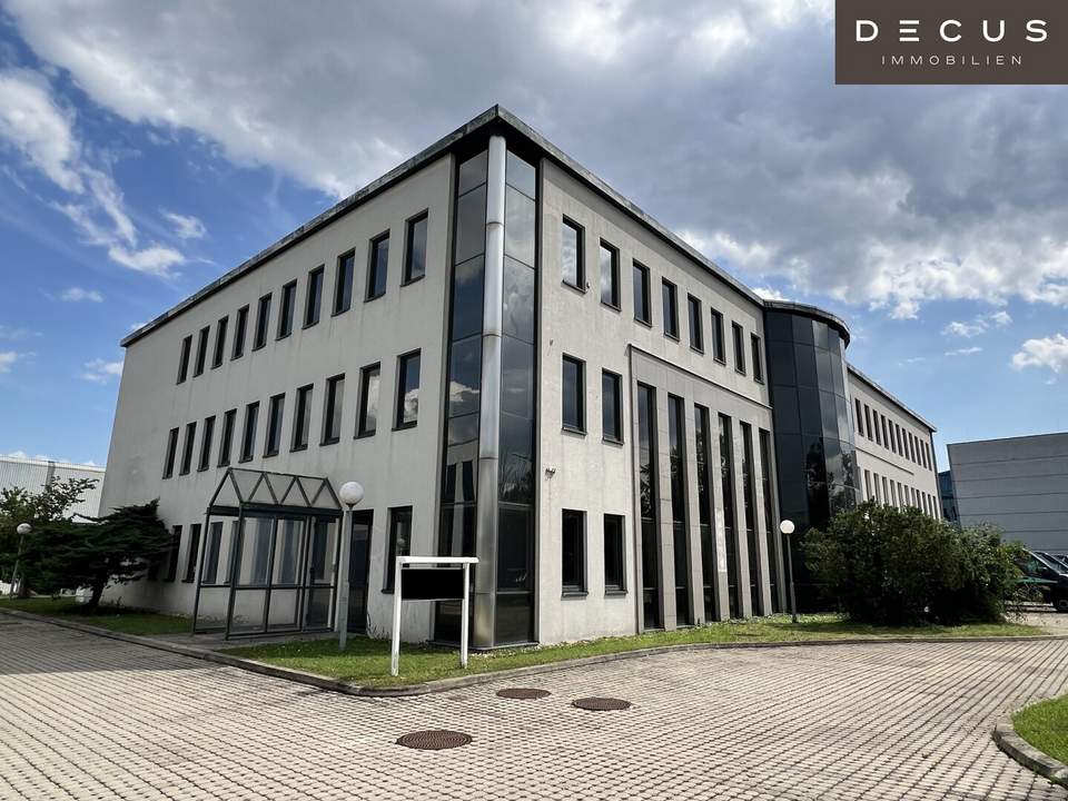 Büroflächen inkl. großer Anzahl von verfügbaren Stellplätzen
