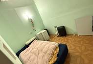 Sanierungsbedürftiges Zweifamilienhaus auf Eigengrund mit Garten und zwei Stellplätzen am Grundstück in Himberg bei Wien!
