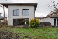 Baumeisterhaus in ökologischer Bauweise, Naturgarten, Photovoltaik