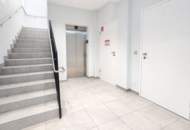 Miete all inclusive! Topmodernes Dachgeschossbüro direkt am Hietzinger Platz neben Parkhotel Schönbrunn