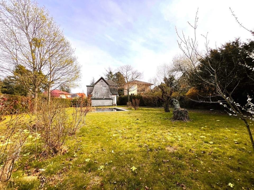 Charmantes 1.202 m² Grundstück mit kleinem Haus und viel Potenzial (ca. 750- 800 m² Wohnfläche möglich!)