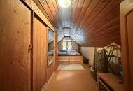 *** kleines gemütliches, möbliertes Häuschen mit Gartenparadies in der Waldrandsiedlung, mit Photovoltaik, Brunnen, Sauna, Garage, Carport,….. ***