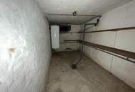 Sanierungsbedürftiges Haus auf großem Grundstück! Erwecken Sie es aus dem Dornröschenschlaf!