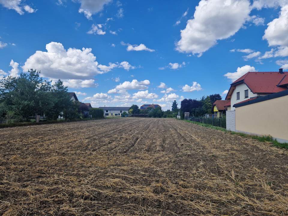 TRAUMHAFTES BAUGRUNDSTÜCK IN AUSSERGEWÖHNLICH RUHIGER WOHNLAGE VON KAINDORF OHNE BAUZWANG DIREKT AM FELDRAND MIT UNVERBAUTEM FERNBLICK