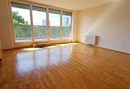 INNSTRASSE, FERNBLICK, unbefristete 97 m2 Dachgeschoß-Maisonette mit Loggia, 2 Zimmer, Komplettküche, Wannenbad, Parketten, gefördert