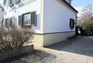 Eine Villa mit Wohnkultur, parkähnlichem Garten und Pool // A Villa of Distinction with Park-Like Garden and Pool //