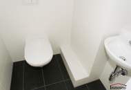 RUHELAGE und ZENTRUMSNÄHE: Wohntraum im Dachgeschoss mit Balkon! (Mietbeginn 01.03.2026)