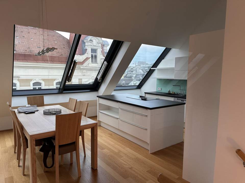 1060! Schöne 4-Zimmer DG-Maisonette mit Terrasse und Balkon nahe Mariahilfer Straße!