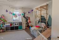 Großzügiges Wohnhaus mit Pool