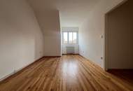 HELLE und RUHIGE Wohnung - ZWEI Zimmer im DG