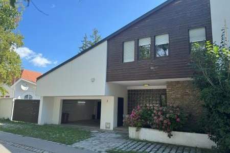 "Einfamilienhaus mit 1110m² Grund mitten im Ort!", Haus-miete, 2.200,00,€, 2362 Mödling