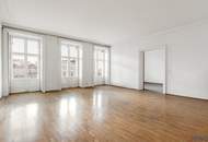 BÜRO IN ELEGANTEM HAUS / Blick auf Volkstheater und MQ / Sanierungsbedürftig