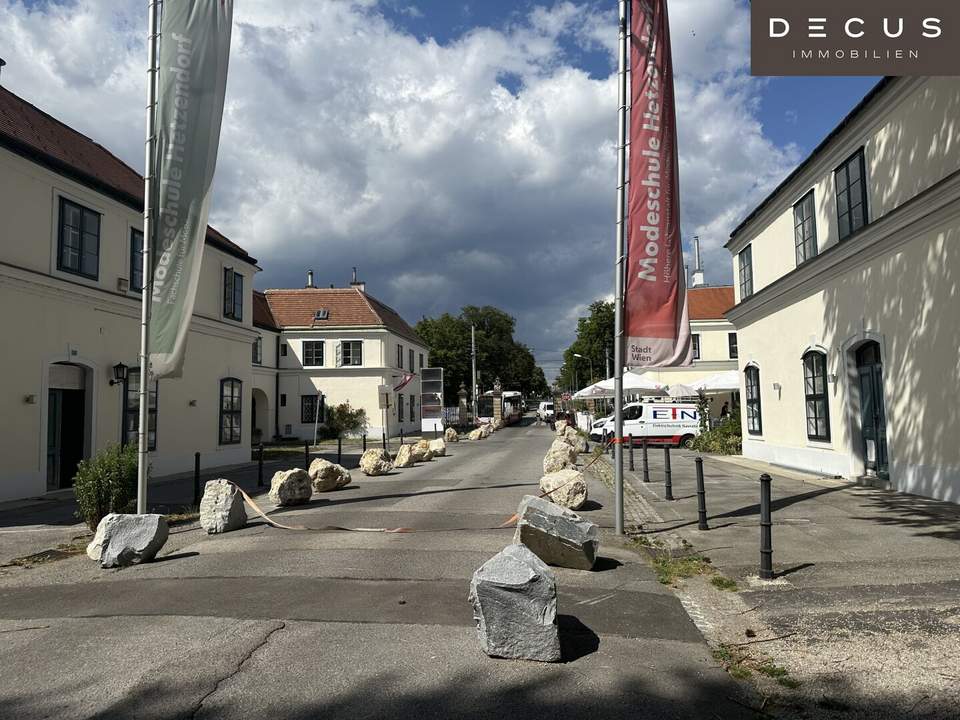 + + + verbindbare Erdgeschossflächen ca. 210 m² + + + SCHLOSS HETZENDORF + + +